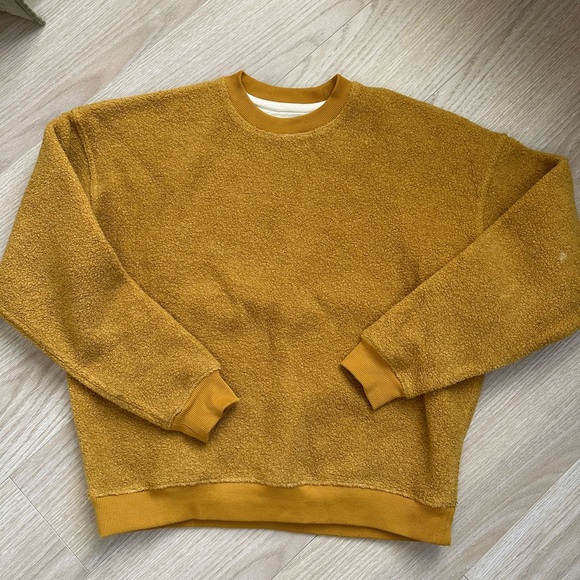 Outdoor Voices Tops - Outdoor Voices Megafleece Crewneck Sweatshirt